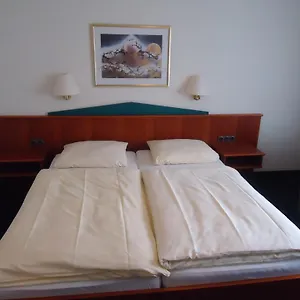 centralhotel-ratingen.topcolognehotels.com/